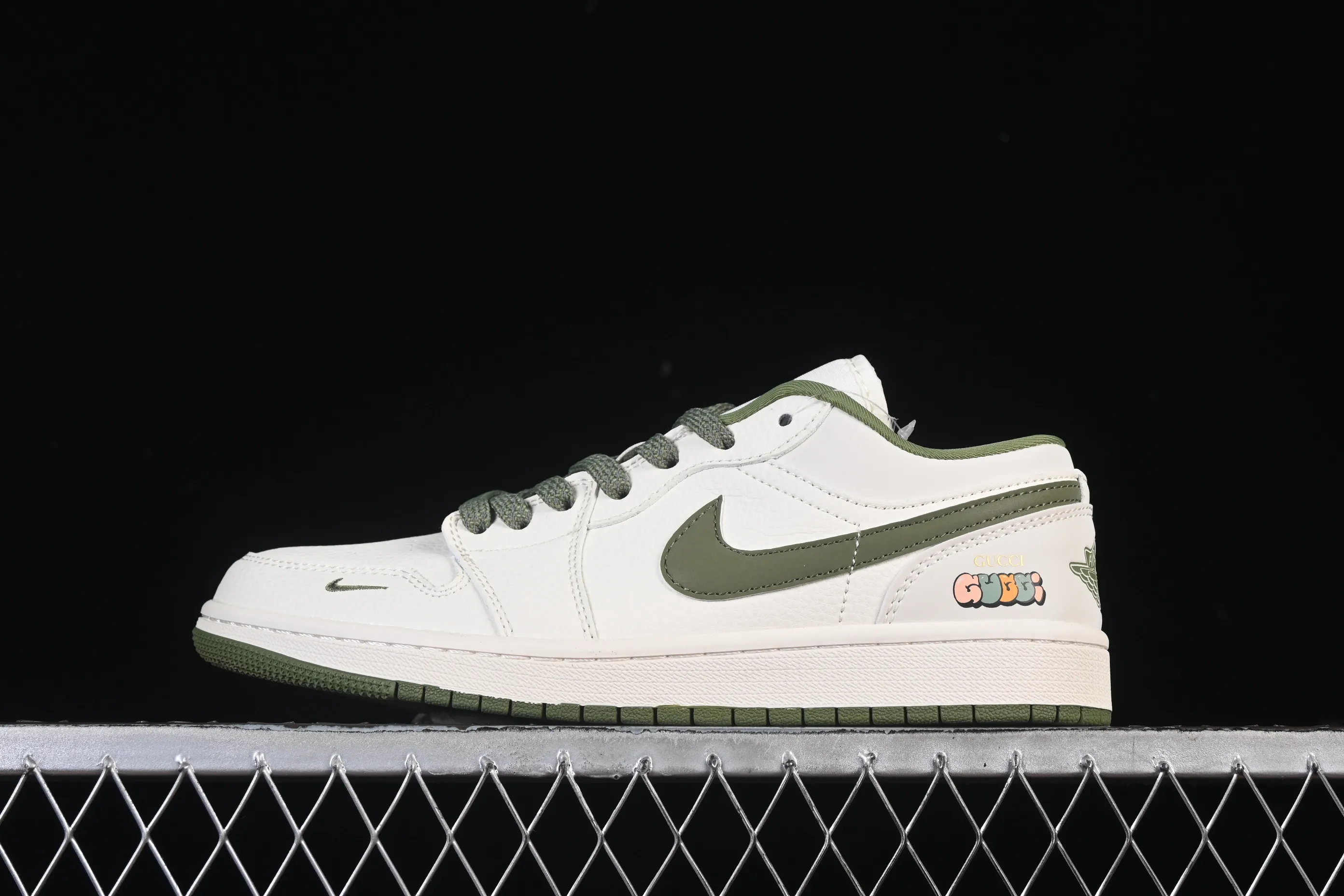 All categories Air Jordan Jordan series basketball shoes Air Jordan 1 Low High-end customized low-top sneakers Air Jordan 1 Low AJ1 Joe 1 Gucci joint rice army green high-end customized low-top retro basketball shoes XX3168-168